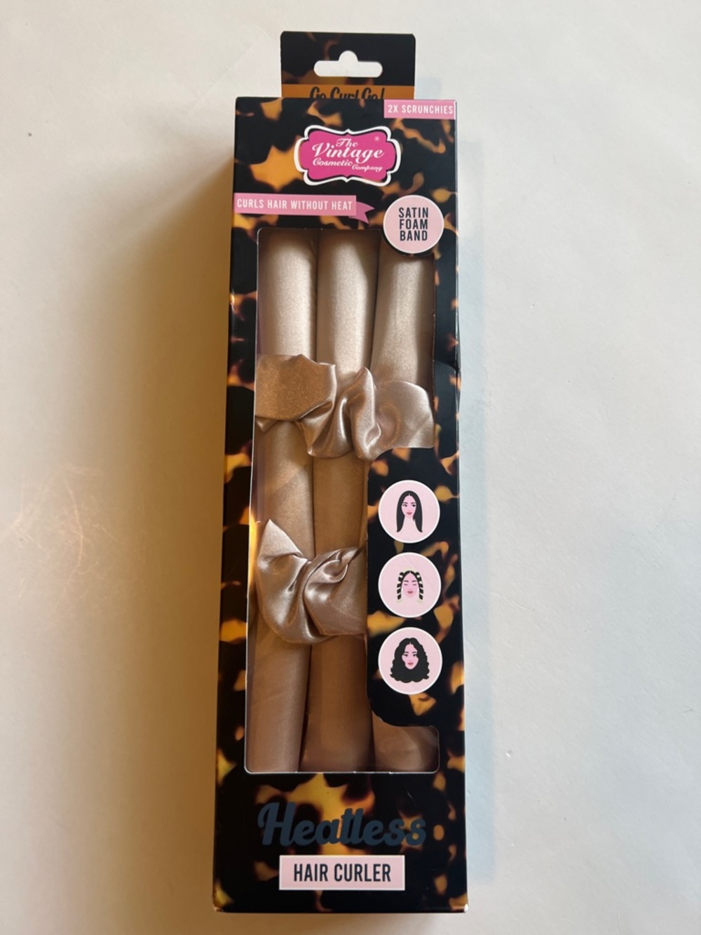 The Vintage Cosmetic Company Heatless Hair Curler with 2 Scrunchies NIB